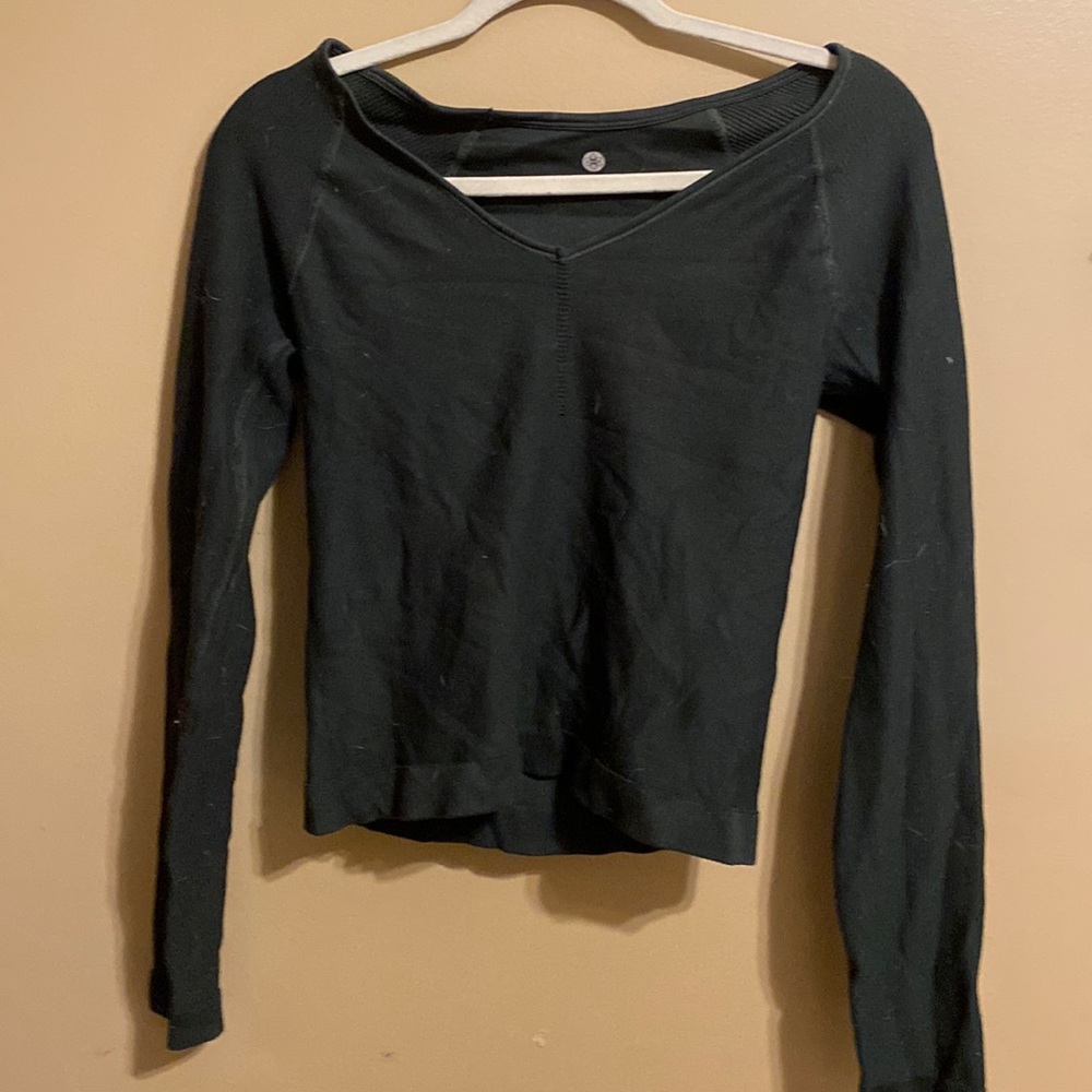 dark green long sleeve yoga shirt